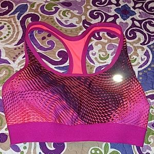 Champion spots bra like new